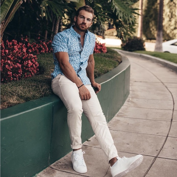 6 Button-Down Summer Dress Shirts ($5 Each) - Picture 7 of 7